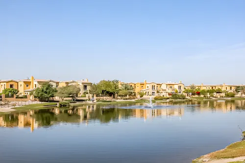 2 Bedrooms Villa in Palmera 2