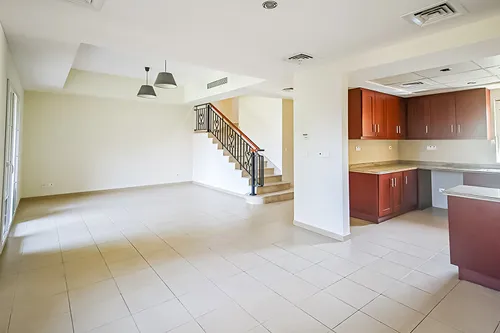 2 Bedrooms Villa in Palmera 2