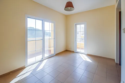 2 Bedrooms Villa in Palmera 2