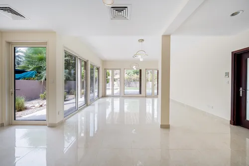 3 Bedrooms Villa in Saheel 1