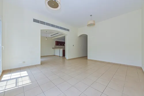 3 Bedrooms Villa in Al Reem 3