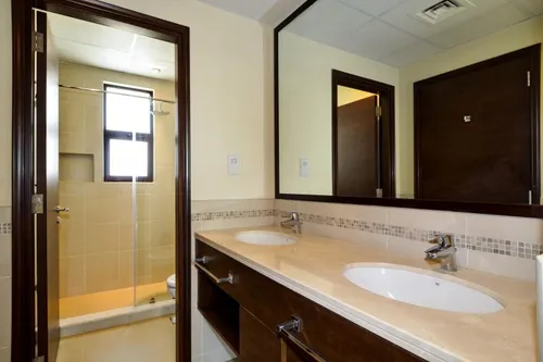 3 Bedrooms Villa in Mira 5