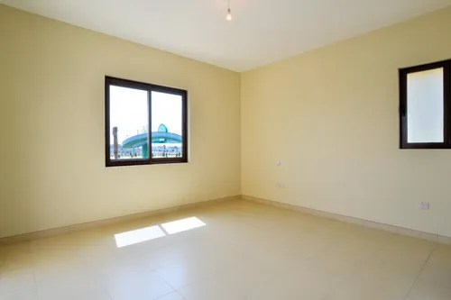 3 Bedrooms Villa in Mira 5