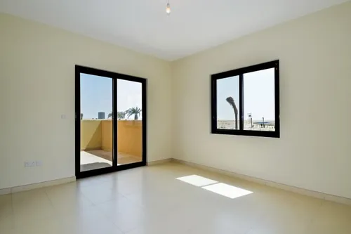 3 Bedrooms Villa in Mira 5