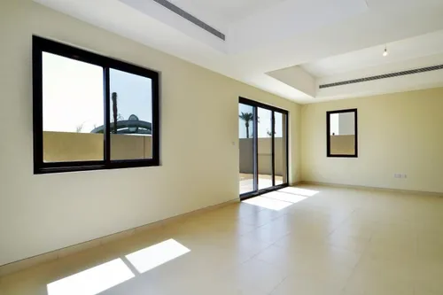 3 Bedrooms Villa in Mira 5