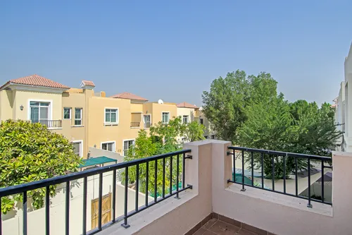 2 Bedrooms Villa in Al Reem 1