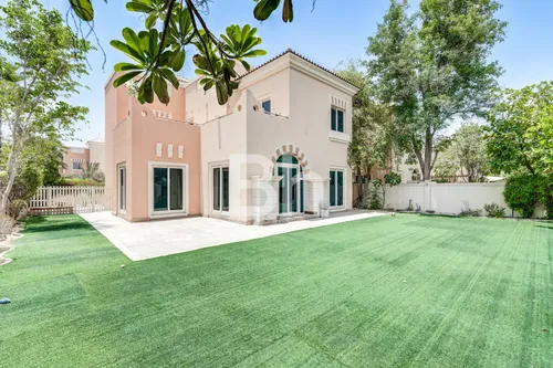 Close to Park | Vacant | Large Plot | Detached