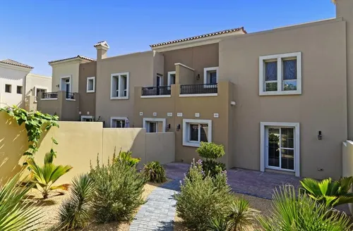 3 Bedrooms Villa in Alma 1