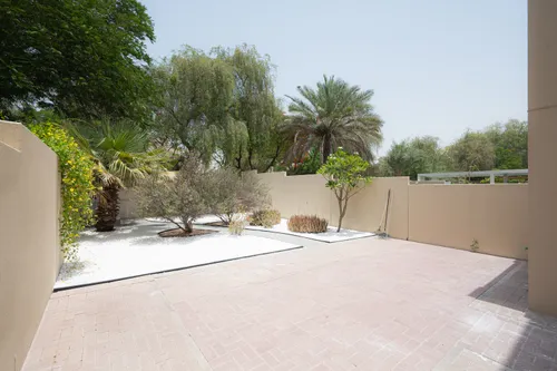 3 Bedrooms Villa in Alma 1