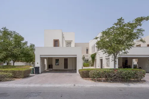 Vacant Now | Large Landscaped Garden | Corner Unit