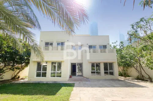 Upgraded | Sky View | Pool | Spacious