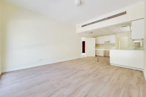 5 Bedrooms Villa in Meadows 2