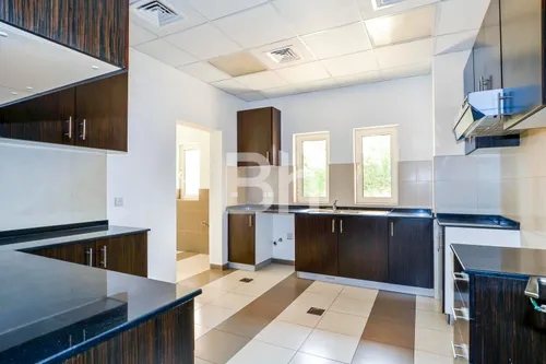 5 Bedrooms Villa in Hacienda
