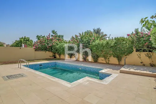 5 Bedrooms Villa in Hacienda