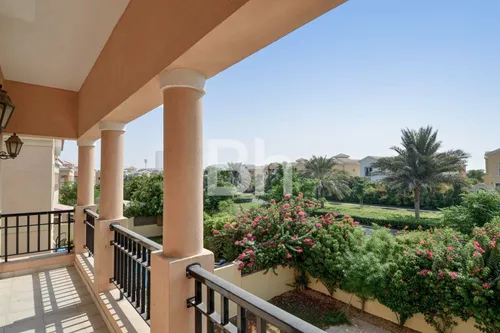 5 Bedrooms Villa in Hacienda