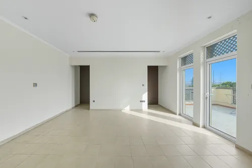 4 Bedrooms Villa in District 1 Regional