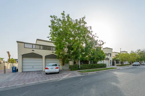 4 Bedrooms Villa in District 1 Regional