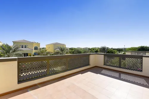 4 Bedrooms Villa in Regional