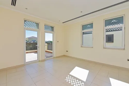4 Bedrooms Villa in Regional