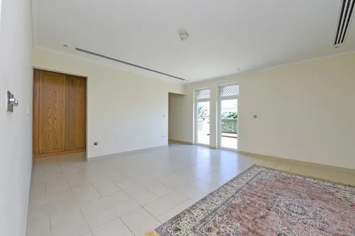 4 Bedrooms Villa in Regional