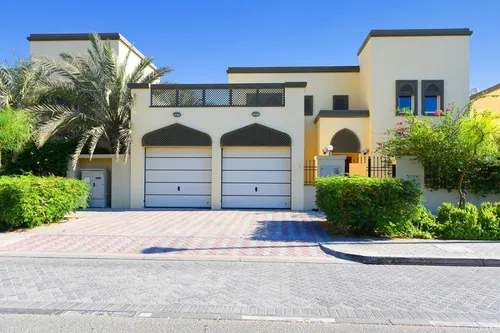 4 Bedrooms Villa in Regional