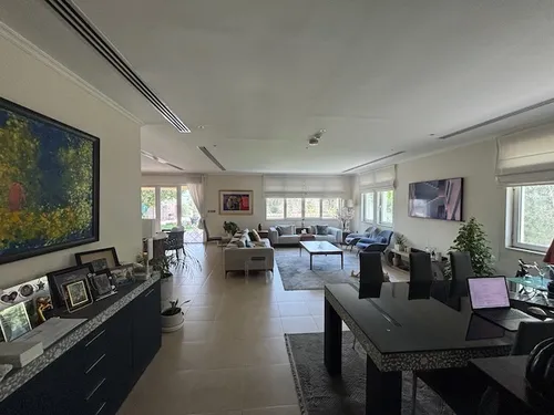 4 Bedrooms Villa in Regional
