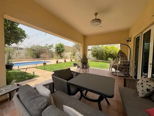 4 Bedrooms Villa in Regional