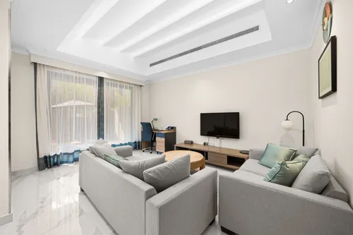3 Bedrooms Villa in Mira 2