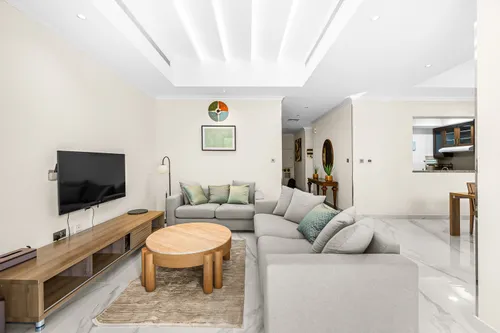 3 Bedrooms Villa in Mira 2