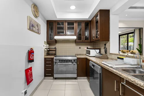 3 Bedrooms Villa in Mira 2