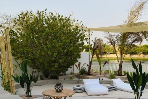 5 Bedrooms Villa in Meadows 9