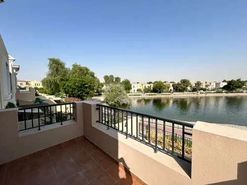3 Bedrooms Villa in Al Reem 3
