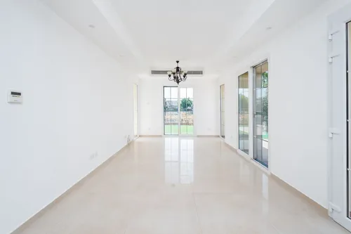 3 Bedrooms Villa in Al Reem 3