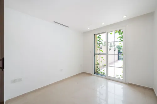 3 Bedrooms Villa in Al Reem 3