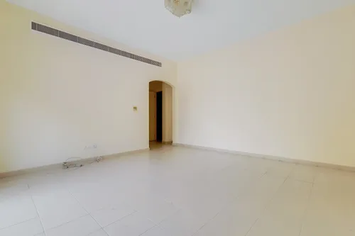 4 Bedrooms Villa in Meadows 5
