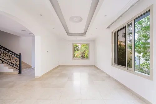 4 Bedrooms Villa in Hacienda