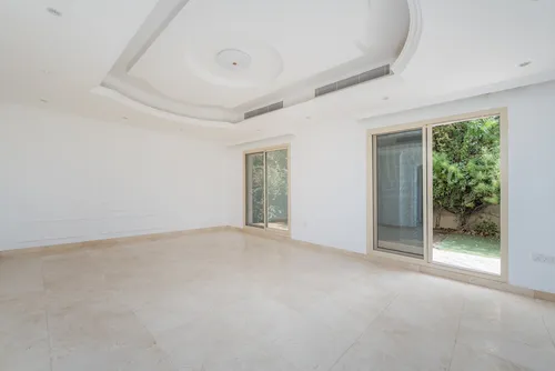 4 Bedrooms Villa in Hacienda