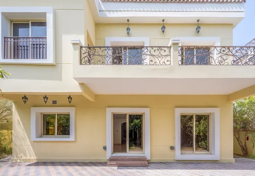 4 Bedrooms Villa in Hacienda