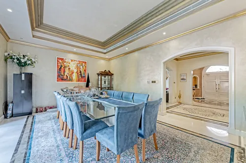 5 Bedrooms Villa in Sector H
