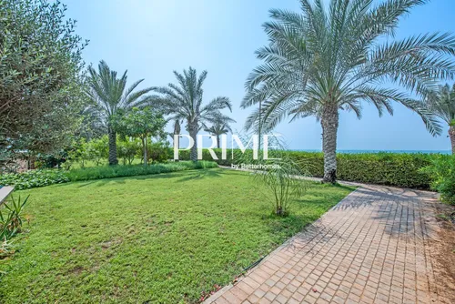 4 Bedrooms Villa in Balqis Residence