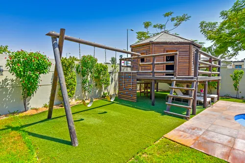4 Bedrooms Villa in Legacy