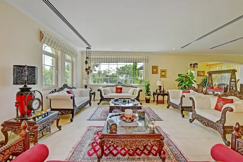 4 Bedrooms Villa in Legacy
