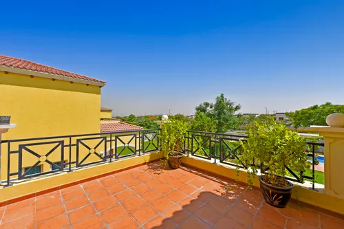 4 Bedrooms Villa in Legacy