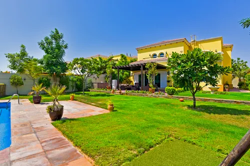 4 Bedrooms Villa in Legacy