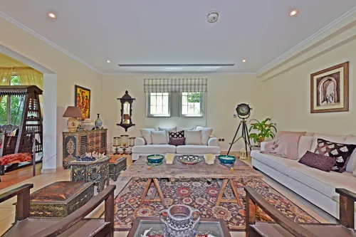 4 Bedrooms Villa in Legacy