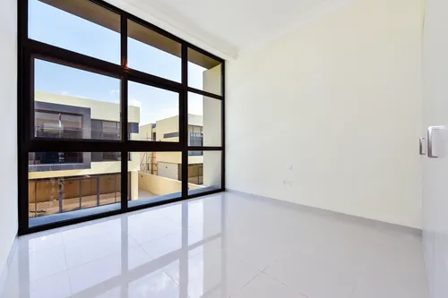 3 Bedrooms Villa in The Field