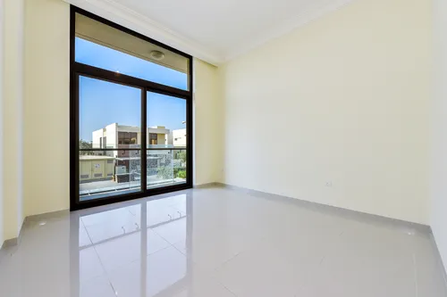 3 Bedrooms Villa in The Field