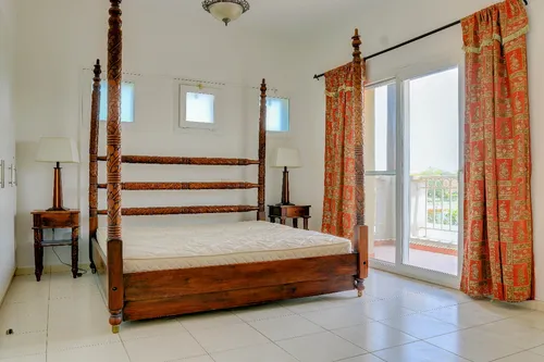 3 Bedrooms Villa in Springs 11