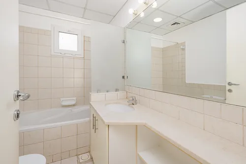 5 Bedrooms Villa in Meadows 2