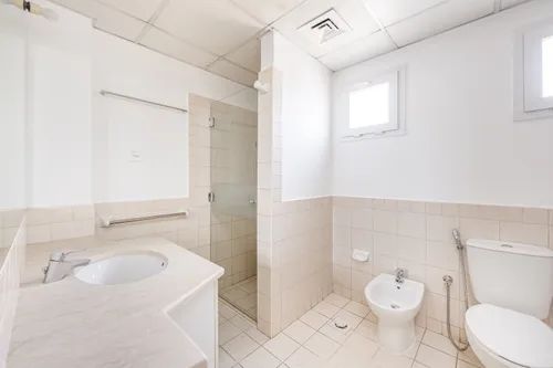 5 Bedrooms Villa in Meadows 2